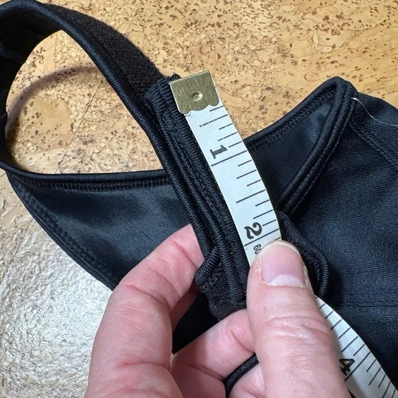 Brooks Moving Comfort Fiona Sports Bra NWT In Black Sz 34C - Picture 12 of 13